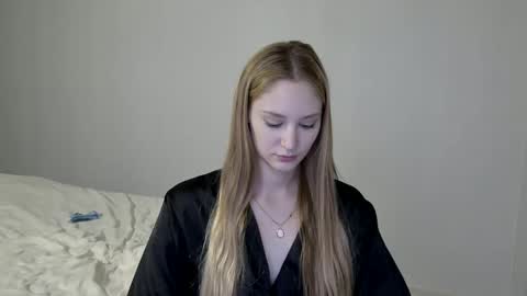 Snapshot of laylapretty001 chatting on 4, 12, 2024 LaylaPretty001 online show from 4, 12, 2024