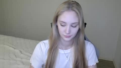 LaylaPretty001 online show from 28, 10, 2025