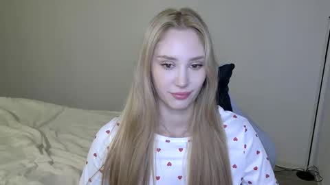 LaylaPretty001 online show from 14, 1, 2026