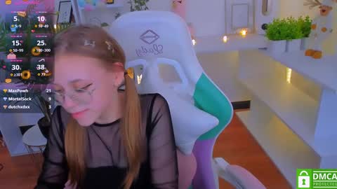 layriantavee online show from 10, 1, 2025