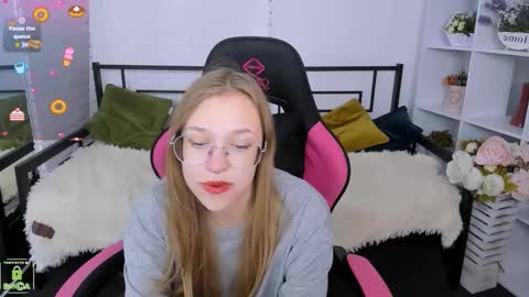 layriantavee online show from 17, 9, 2025