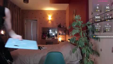 Snapshot of lazy_pepsi chatting on 25, 12, 2024 Pansy online show from 25, 12, 2024