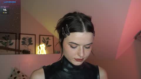 Snapshot of lazy_pepsi chatting on 12, 11, 2025 Pansy online show from 12, 11, 2025