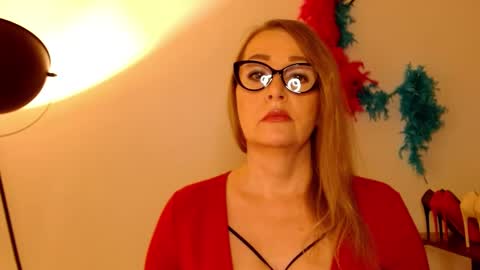 Snapshot of leadesire chatting on 18, 2, 2025 LEA online show from 18, 2, 2025