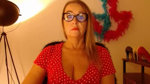 Snapshot of leadesire chatting on 27, 10, 2025 LEA online show from 27, 10, 2025