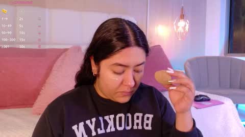 Snapshot of leah_bensoon chatting on 27, 9, 2025 Leah online show from 27, 9, 2025