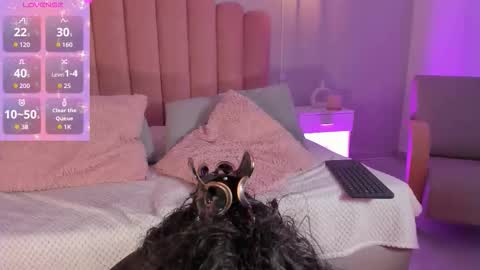 Snapshot of leah_bensoon chatting on 5, 12, 2025 Leah online show from 5, 12, 2025