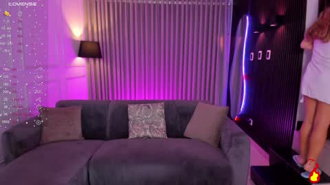 Leah  Greyy online show from 30, 12, 2024