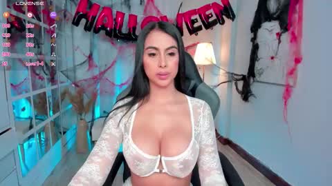 Leah Jones online show from 11, 10, 2025