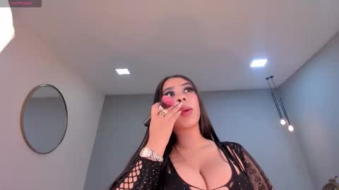 leahlombardi_ online show from 14, 9, 2025