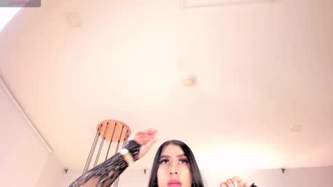 leahlombardi_ online show from 8, 1, 2026