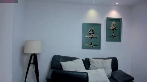 Snapshot of leahnovac chatting on 19, 10, 2025 leahnovac online show from 19, 10, 2025