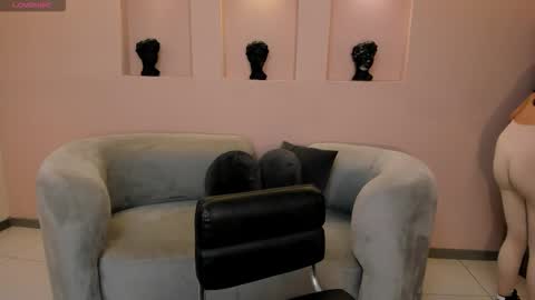 Snapshot of leahnovac chatting on 27, 10, 2025 leahnovac online show from 27, 10, 2025