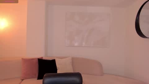 Snapshot of leahnovac chatting on 28, 10, 2025 leahnovac online show from 28, 10, 2025