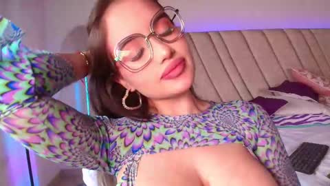 Snapshot of leahprada_ chatting on 10, 2, 2025 Instagram Leahprada online show from 10, 2, 2025