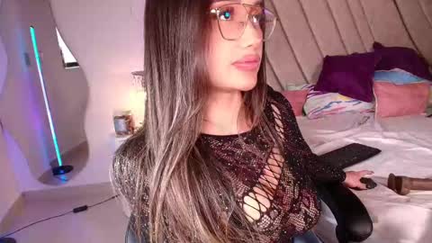 Snapshot of leahprada_ chatting on 21, 2, 2025 Instagram Leahprada online show from 21, 2, 2025