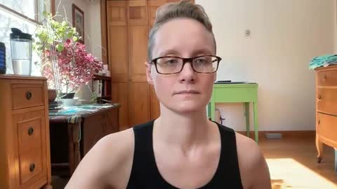 Snapshot of leahwilde chatting on 2, 3, 2025 Lee online show from 2, 3, 2025