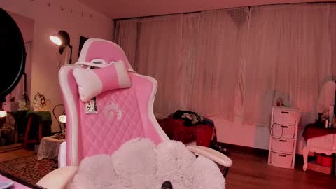  Amelia Black  OF AMELIABLACK666 I lost all my thumbs up help me to get 80 online show from 12, 3, 2025