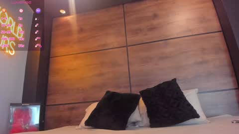Snapshot of leamonroe__ chatting on 7, 12, 2024 Hey Im Lea online show from 7, 12, 2024