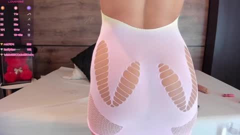 Snapshot of leamonroe__ chatting on 28, 12, 2024 Hey Im Lea online show from 28, 12, 2024