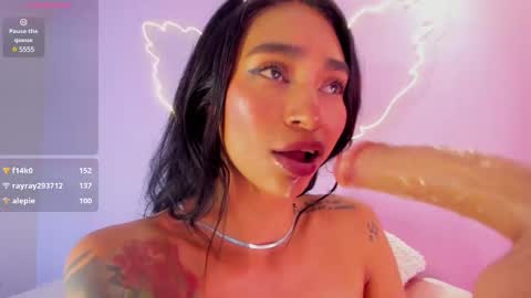 Snapshot of leamonroe__ chatting on 24, 2, 2025 Hey Im Lea online show from 24, 2, 2025