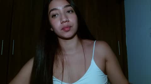 Snapshot of leanaalhub chatting on 23, 12, 2024 leanaalhub online show from 23, 12, 2024