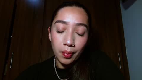 Snapshot of leanaalhub chatting on 5, 1, 2025 leanaalhub online show from 5, 1, 2025