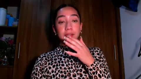 Snapshot of leanaalhub chatting on 29, 11, 2025 leanaalhub online show from 29, 11, 2025