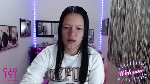 Snapshot of leandra_sex chatting on 8, 10, 2025 Leandra online show from 8, 10, 2025