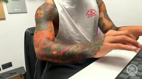 Snapshot of leanfoxink chatting on 28, 10, 2025 leanfoxink online show from 28, 10, 2025