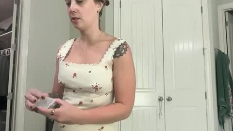 Snapshot of leanneluxecouple chatting on 18, 10, 2025 leanneluxecouple online show from 18, 10, 2025