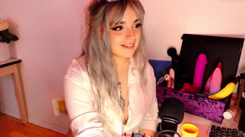 Snapshot of learaypie chatting on 17, 12, 2024 Lea Ray Pie online show from 17, 12, 2024