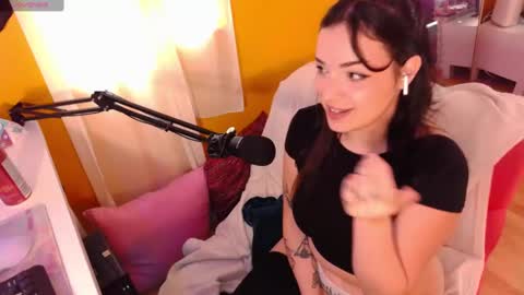 Snapshot of learaypie chatting on 6, 11, 2025 Lea Ray Pie online show from 6, 11, 2025