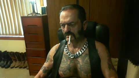 Snapshot of leathergreaser chatting on 4, 1, 2025 leathergreaser online show from 4, 1, 2025