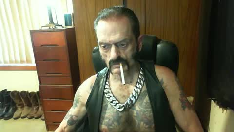 Snapshot of leathergreaser chatting on 6, 1, 2025 leathergreaser online show from 6, 1, 2025