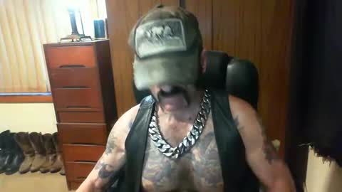 Snapshot of leathergreaser chatting on 6, 1, 2025 leathergreaser online show from 6, 1, 2025