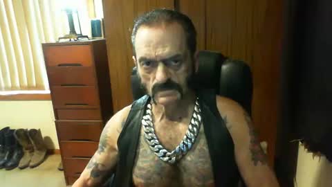 Snapshot of leathergreaser chatting on 8, 1, 2025 leathergreaser online show from 8, 1, 2025