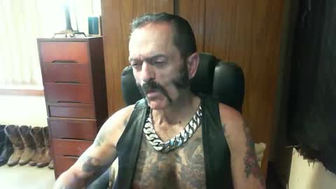 Snapshot of leathergreaser chatting on 9, 1, 2025 leathergreaser online show from 9, 1, 2025