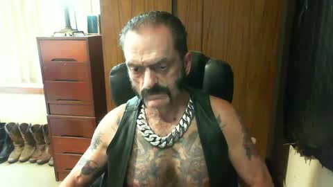 Snapshot of leathergreaser chatting on 10, 1, 2025 leathergreaser online show from 10, 1, 2025