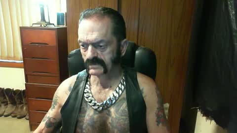 Snapshot of leathergreaser chatting on 13, 1, 2025 leathergreaser online show from 13, 1, 2025