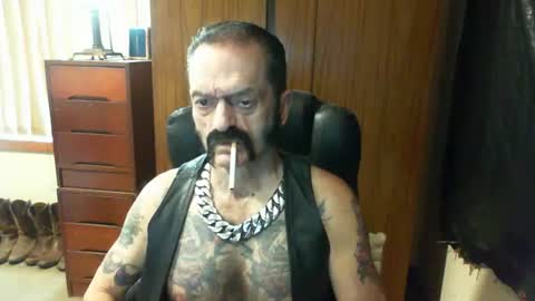 Snapshot of leathergreaser chatting on 13, 1, 2025 leathergreaser online show from 13, 1, 2025
