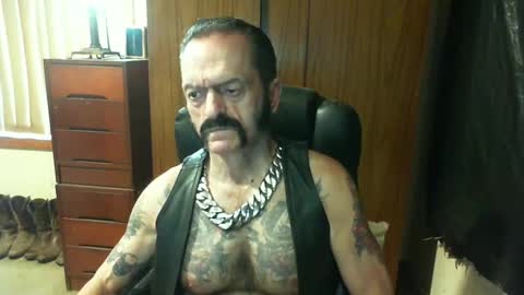 Snapshot of leathergreaser chatting on 16, 1, 2025 leathergreaser online show from 16, 1, 2025