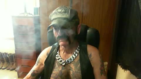 Snapshot of leathergreaser chatting on 19, 1, 2025 leathergreaser online show from 19, 1, 2025