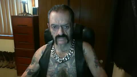 Snapshot of leathergreaser chatting on 19, 1, 2025 leathergreaser online show from 19, 1, 2025