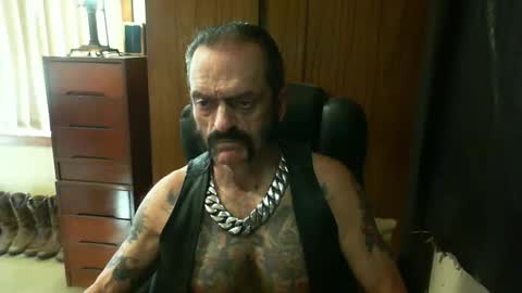 Snapshot of leathergreaser chatting on 20, 1, 2025 leathergreaser online show from 20, 1, 2025