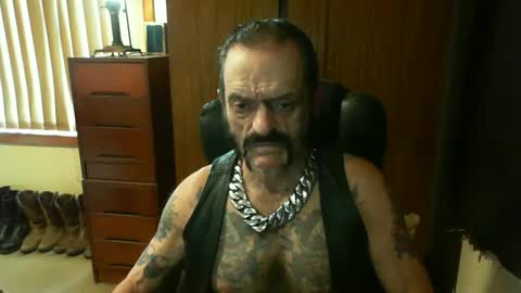 Snapshot of leathergreaser chatting on 23, 1, 2025 leathergreaser online show from 23, 1, 2025
