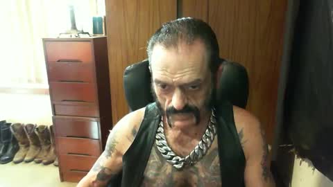 Snapshot of leathergreaser chatting on 24, 1, 2025 leathergreaser online show from 24, 1, 2025
