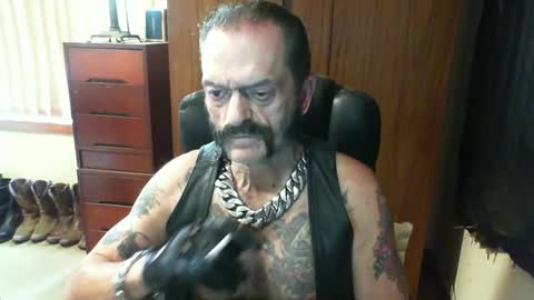 Snapshot of leathergreaser chatting on 29, 1, 2025 leathergreaser online show from 29, 1, 2025