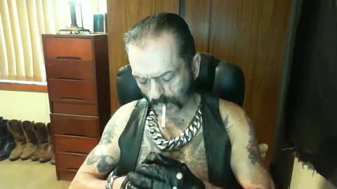 Snapshot of leathergreaser chatting on 29, 1, 2025 leathergreaser online show from 29, 1, 2025