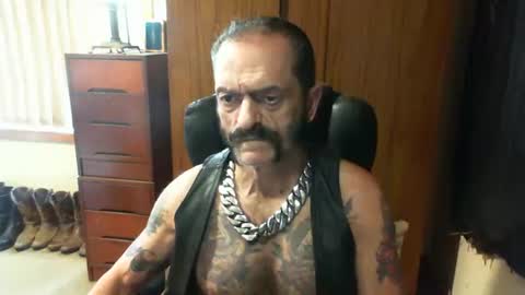 Snapshot of leathergreaser chatting on 30, 1, 2025 leathergreaser online show from 30, 1, 2025
